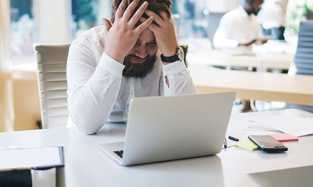 علت هنگ کردن لپ تاپ چیست؟ راهکارهای رفع مشکل