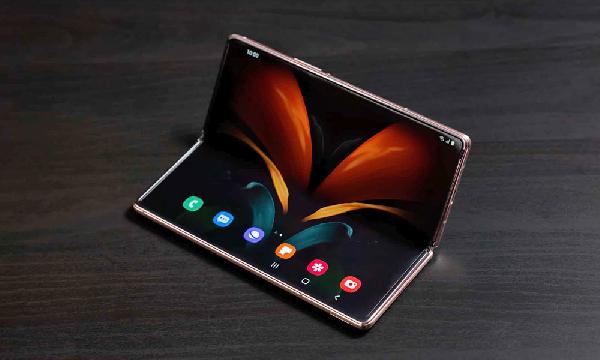 گوشی های تاشو سامسونگ در سال ۲۰۲۱ می آیند