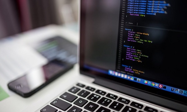 بهترین مک بوک برای برنامه نویسی کدام است؟