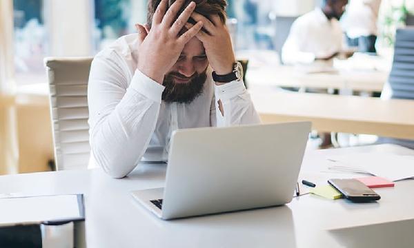 علت هنگ کردن لپ تاپ چیست؟ راهکارهای رفع مشکل