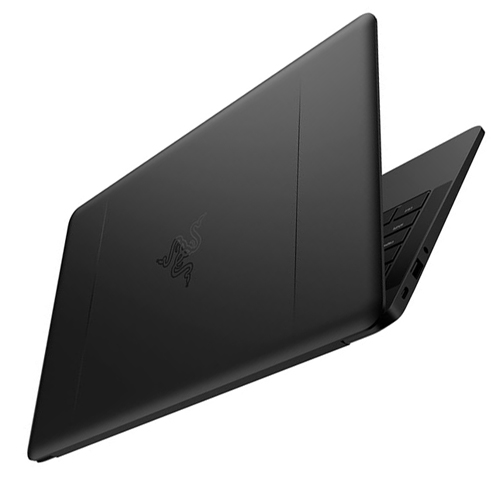 لپتاپ مخصوص بازی Blade Stealth با طراحی جذابتر و سبک تر