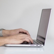 ۱۱ راهکار مهم در مراقبت از ‌‌لپ‌تاپ و افزایش طول عمر آن