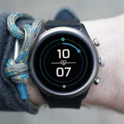 آشنایی با ساعت هوشمند فسیل اسپورت با طراحی جذاب و رنگ های شگفت انگیز