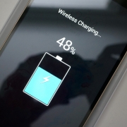 ۱۰ دلیل مهم که گوشی شما آهسته شارژ میشود