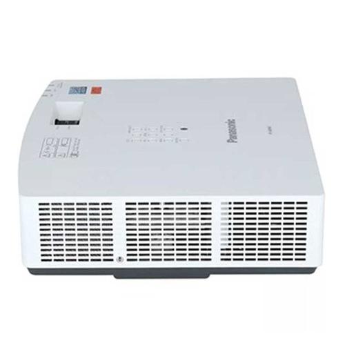 PANASONIC PT-LMZ460 projector